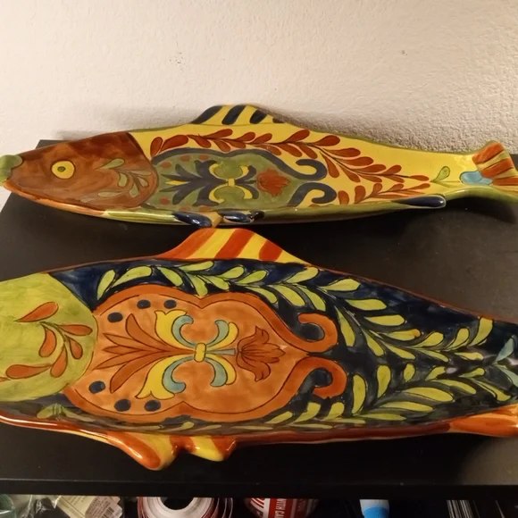 GORGEOUS Pair of 20" Talavera Mexican Folk Art Fish Platters.